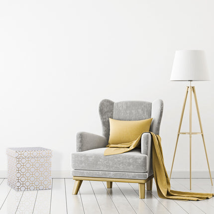 Sitting cube in white-gold