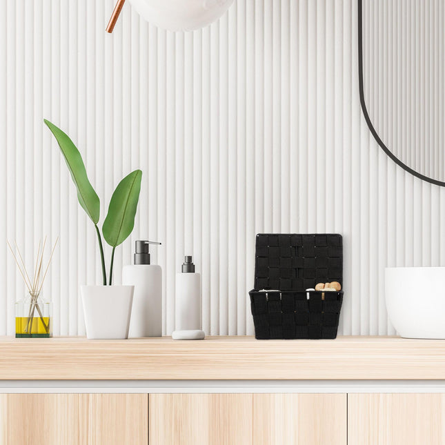 Storage basket with lid