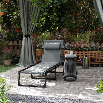 Folding deck chair with cushion & adjustable backrest, 120 kg limit