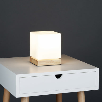 Table lamp in opal glass