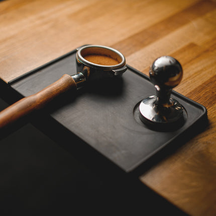 Tamper food with edge protection