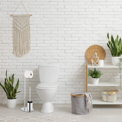 Toilet set in metal
