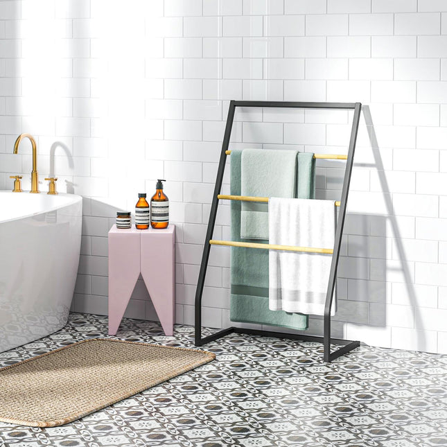 Freestanding towel rack in black steel with 3 rails