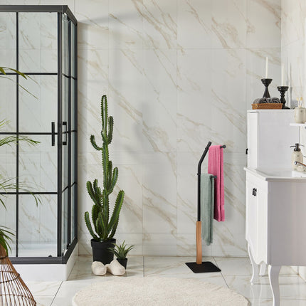 Vertical towel rail