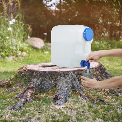 Water jug with tap