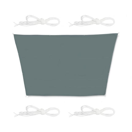 Water tank with faucet