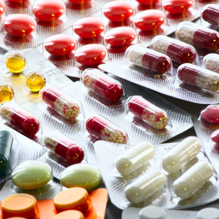 Weekly Pill Box, 7-Day Organizer with 3 Compartments