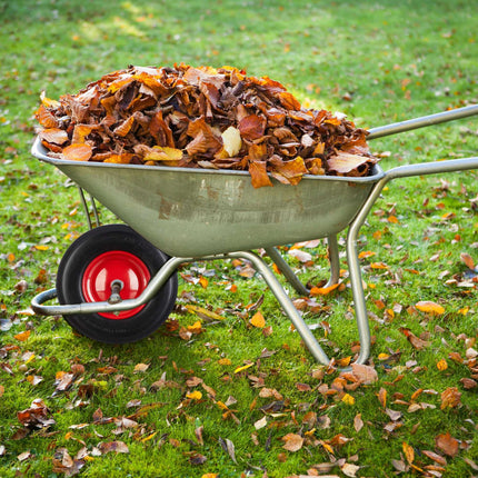 Wheelbarrow wheel made of solid rubber with axle