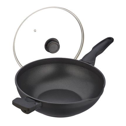 Wok with lid