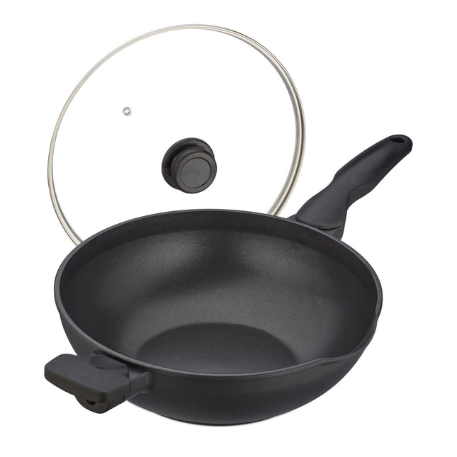 Wok with lid