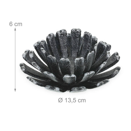 set of 2 flower-shaped tealight holders