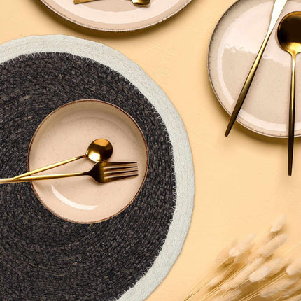 table set in 6 parts made of seaweed